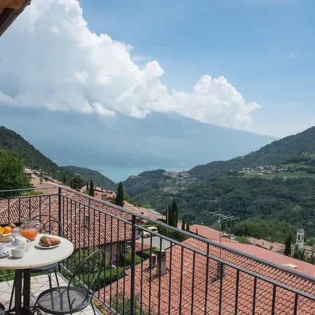 Apartahotel La Berna 3*